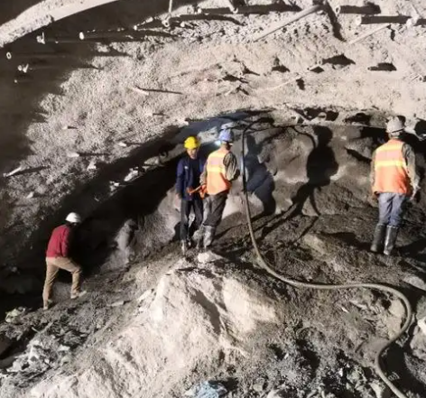 抚州拱顶带模注浆料的施工流程及注意事项